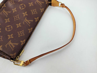 LOUIS VUITTON Monogram Louis Vuitton Pochette Accessoires Bag Louis Vuitton Pouch