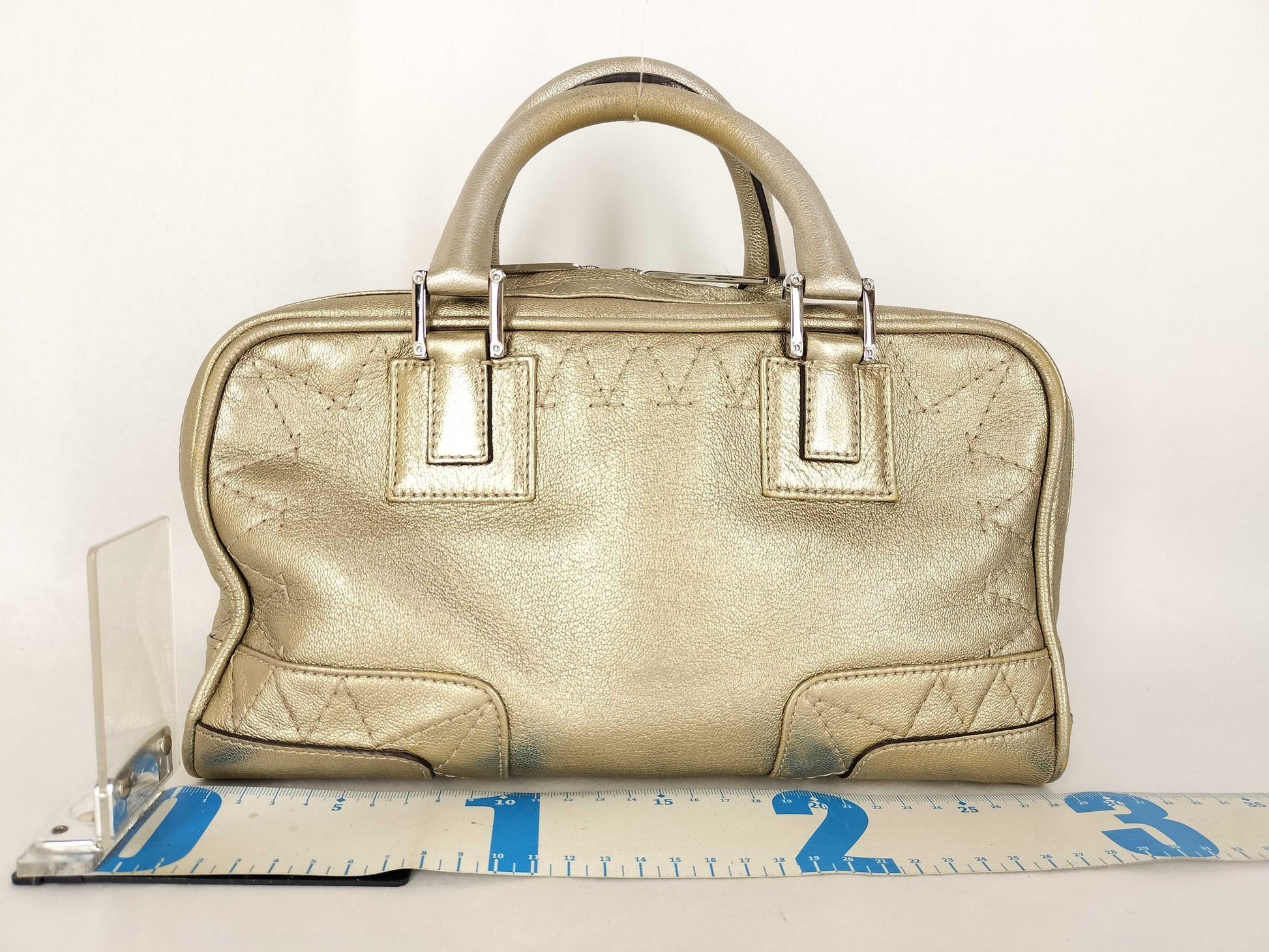 LOEWE Leather Anagram Amazona Key 2 Crochet Cadena Handbag