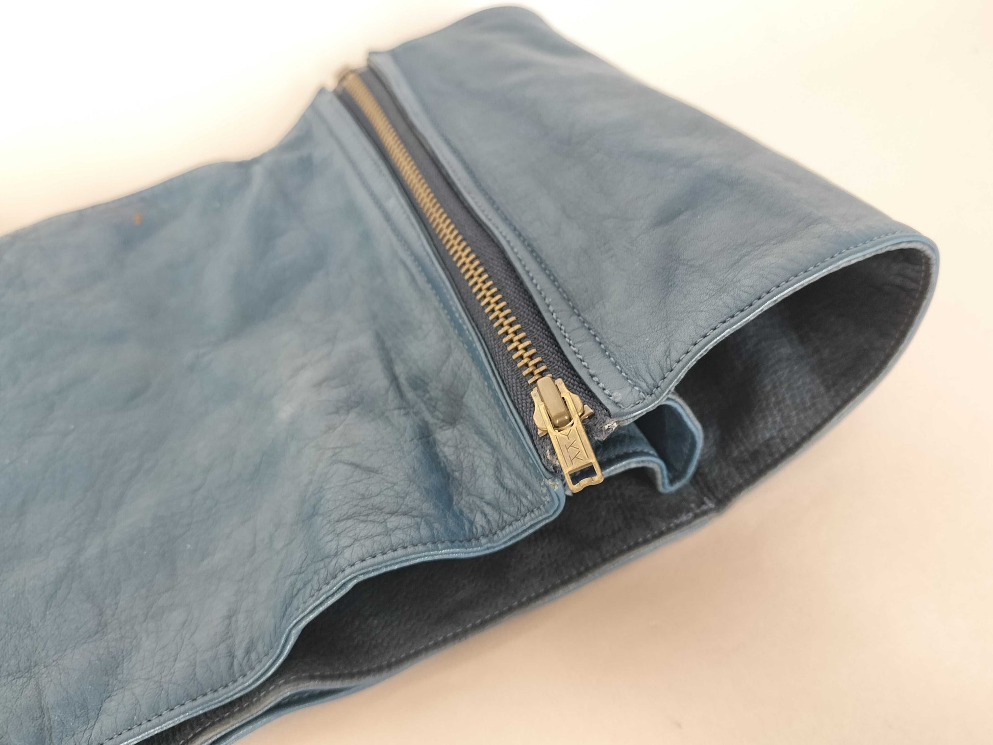 ISSEY MIYAKE Leather Waist Pouch with Zipper, Blue