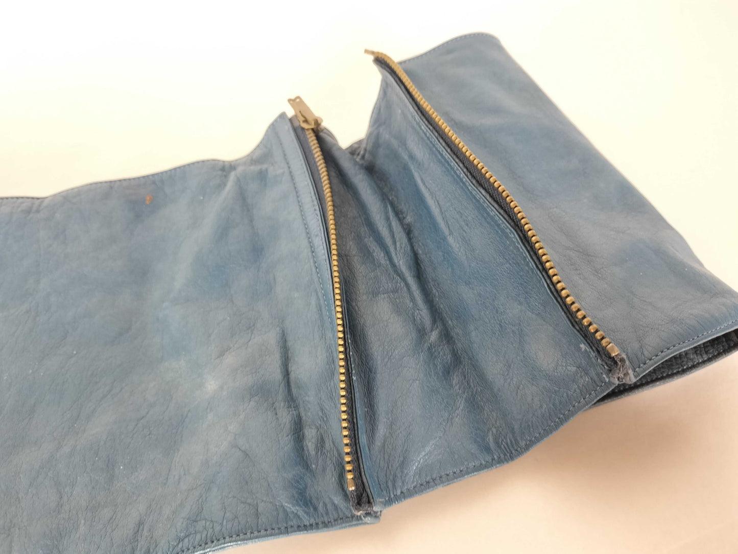 ISSEY MIYAKE Leather Waist Pouch with Zipper, Blue