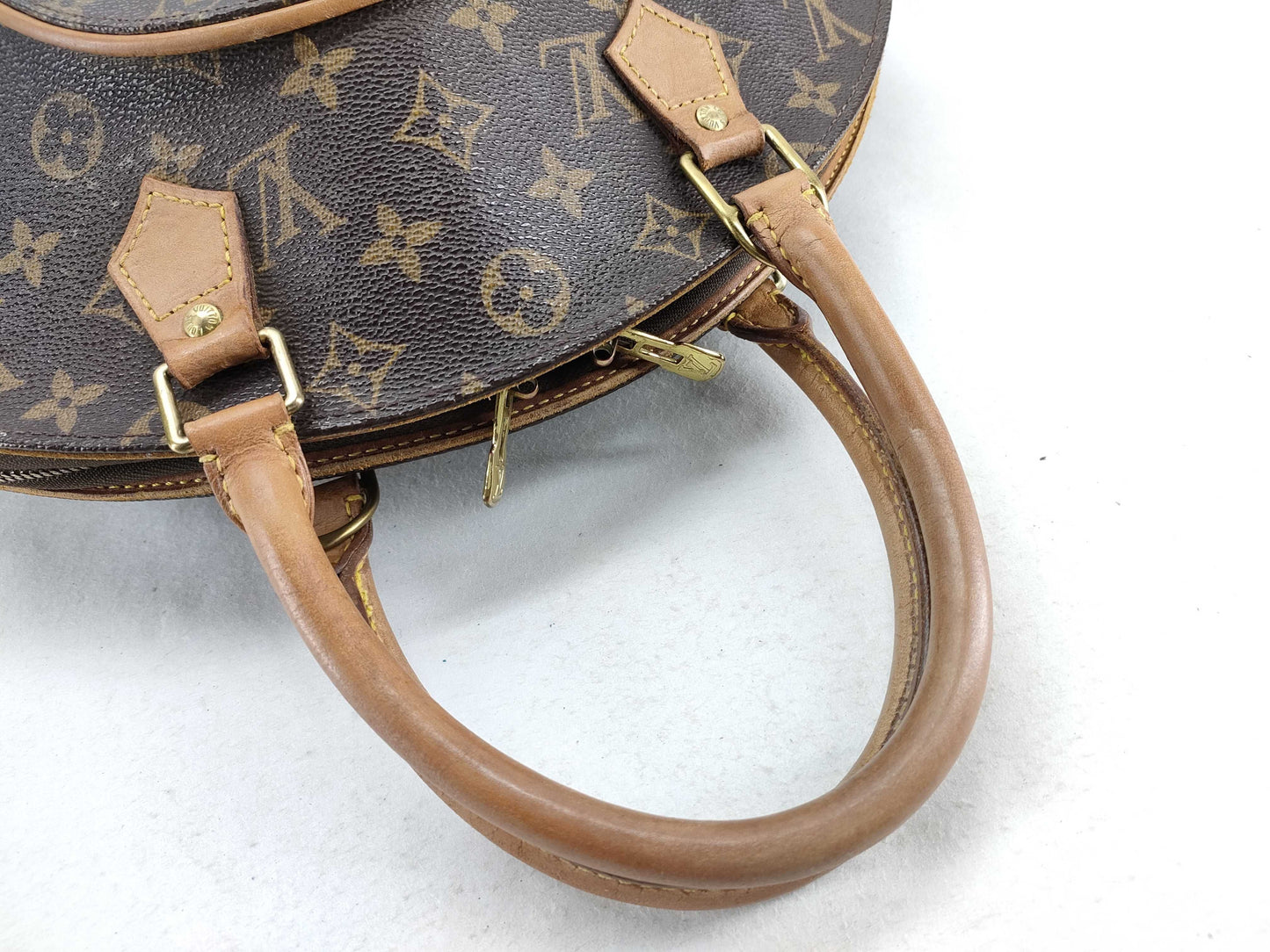 LOUIS VUITTON Monogram LOUIS VUITTON M51126 Ellipse MM Monogram Handbag
