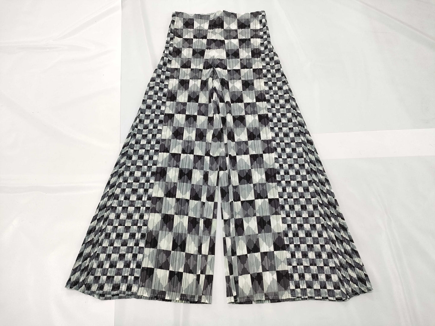 ISSEY MIYAKE ISSEY MIYAKE Pleats Please Patterned Pants Size 2