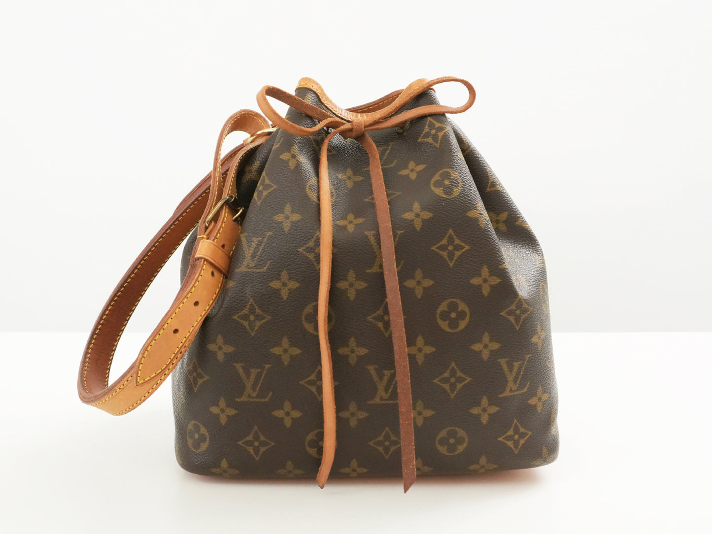 LOUIS VUITTON Monogram LOUIS VUITTON LV Monogram Petit Noe M42226 Shoulder Bag