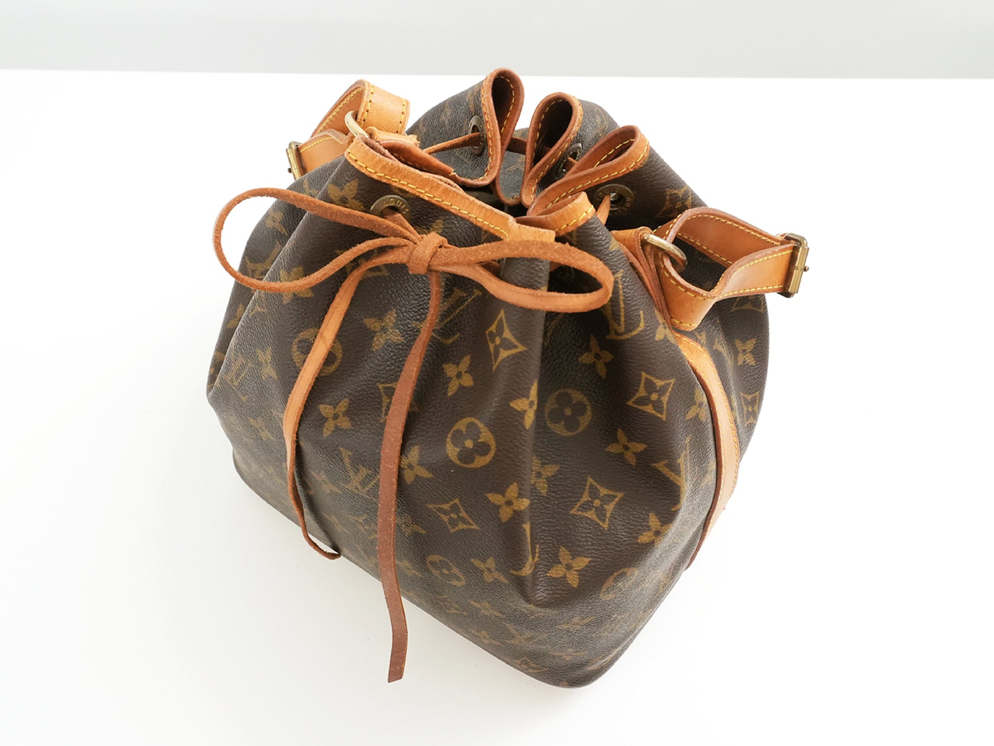 LOUIS VUITTON Monogram LOUIS VUITTON LV Monogram Petit Noe M42226 Shoulder Bag