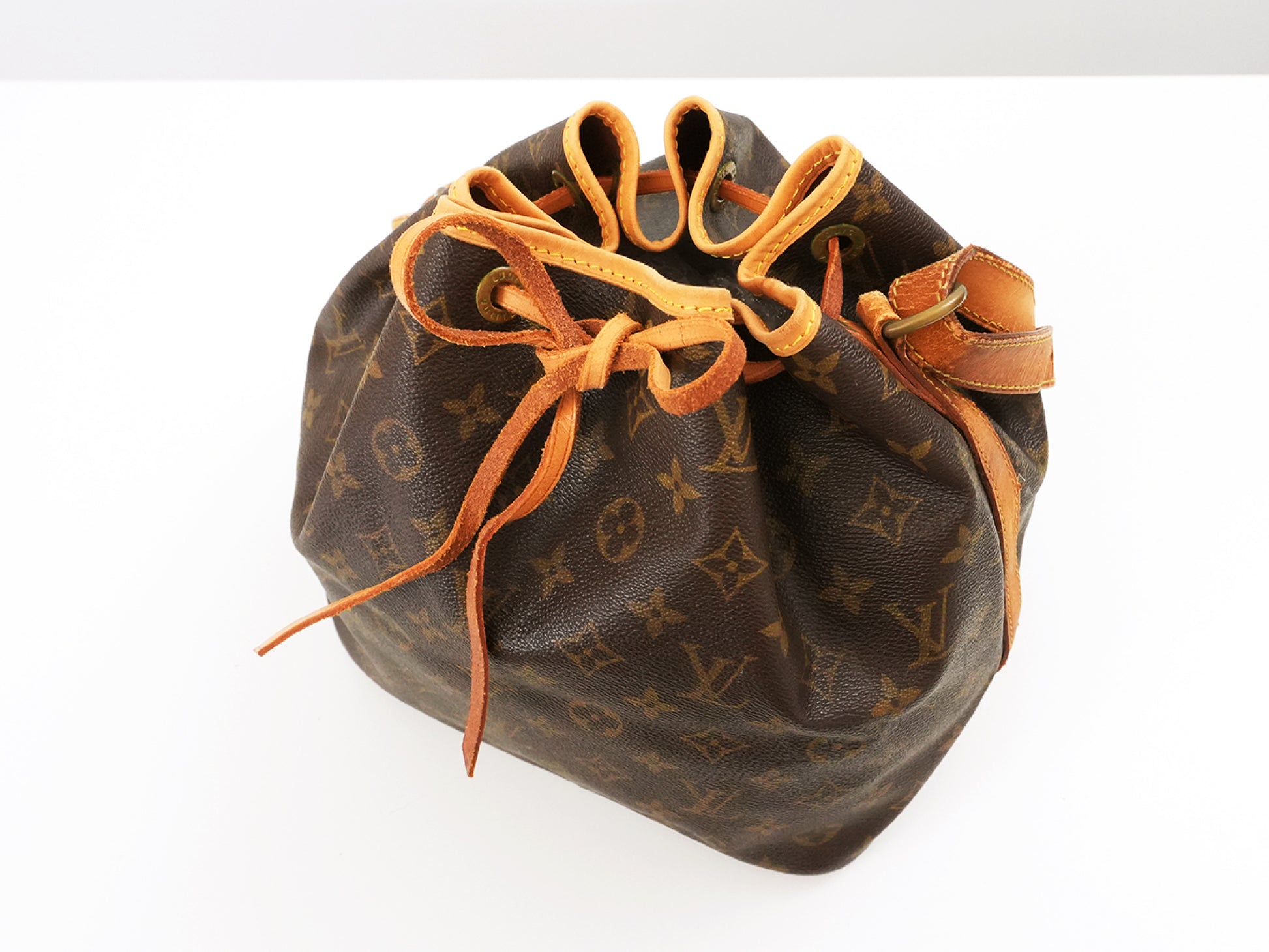 LOUIS VUITTON Monogram LOUIS VUITTON LV Monogram Petit Noe M42226 Shoulder Bag