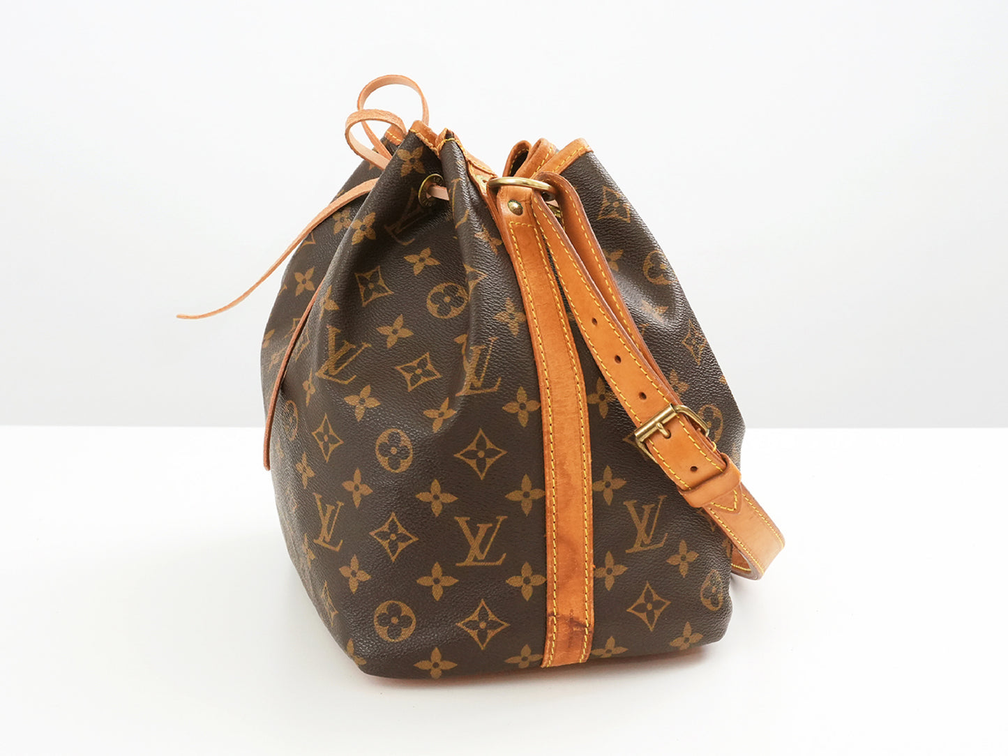 LOUIS VUITTON Monogram LOUIS VUITTON LV Monogram Petit Noe M42226 Shoulder Bag