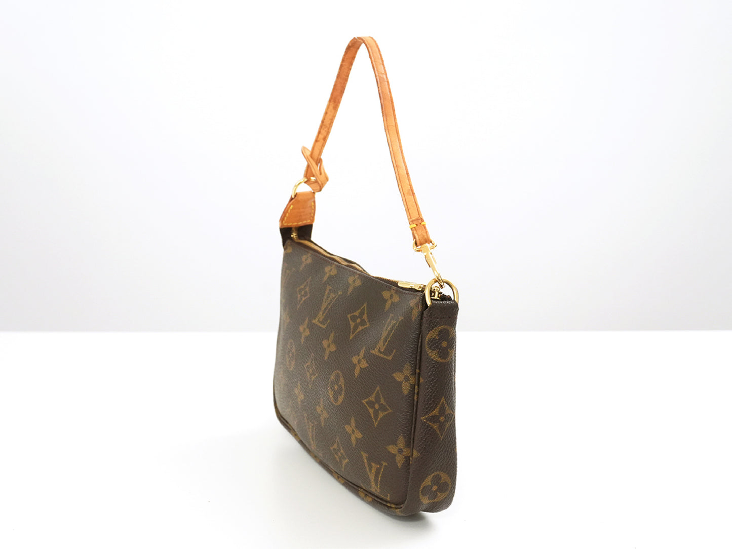 LOUIS VUITTON Monogram LOUIS VUITTON Monogram M51980 Pochette Accessoires Handbag Handbag