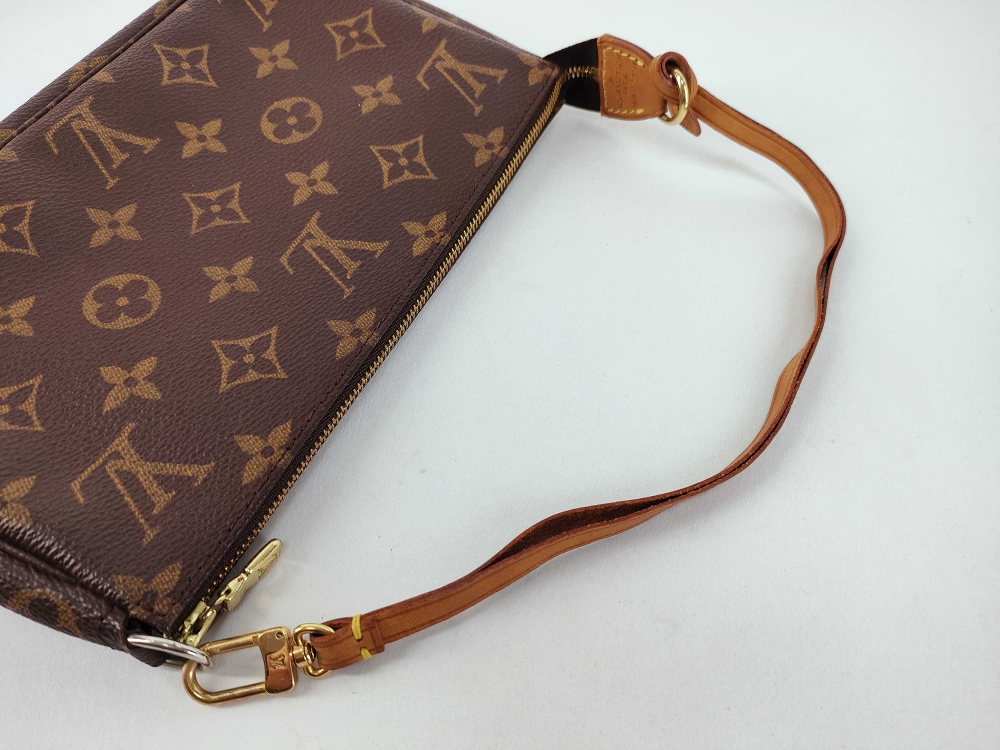 LOUIS VUITTON Monogram LV Handbag
