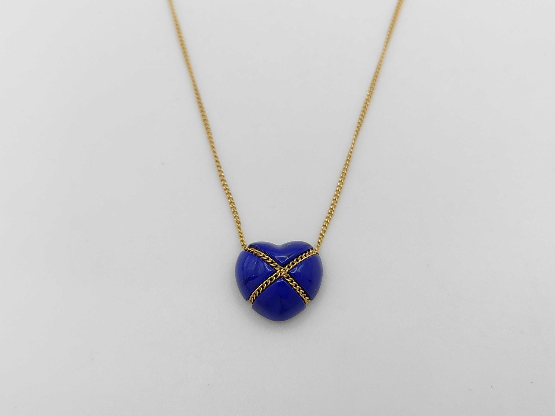 Tiffany & Co. Chain Cross Heart Lapis Lazuli Necklace in Yellow Gold 750, 3.1g 