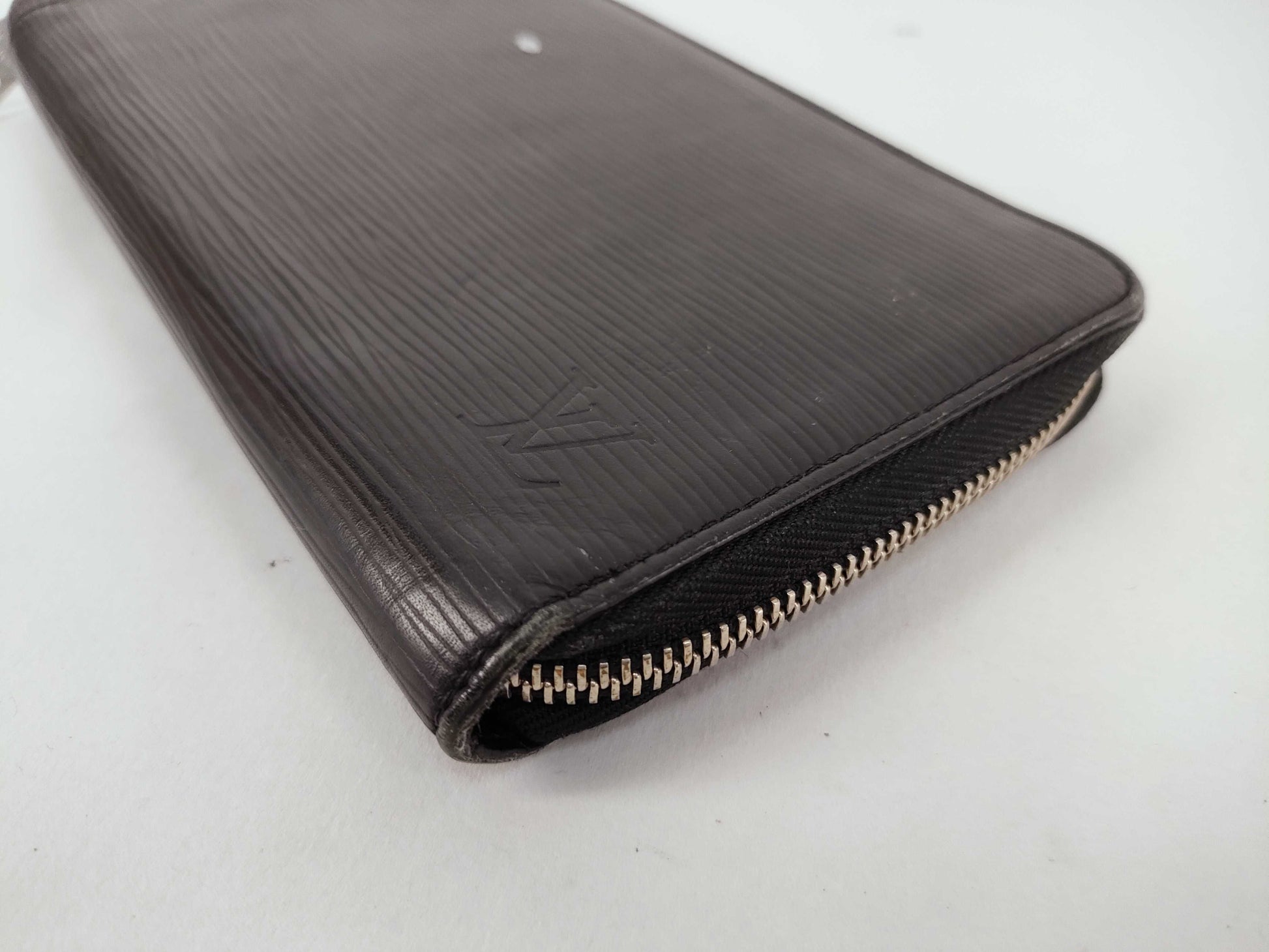 LOUIS VUITTON Epi Zippy Organizer M60632 CA4107 Wallet