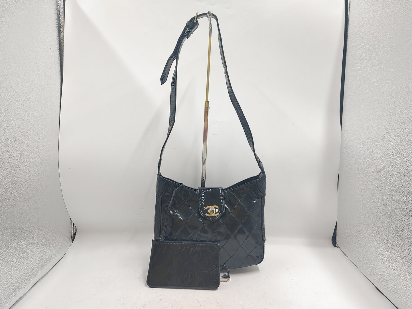 CHANEL Bicolore Turnlock Shoulder Bag with Seal 0647770, Black Patent Leather with Pouch