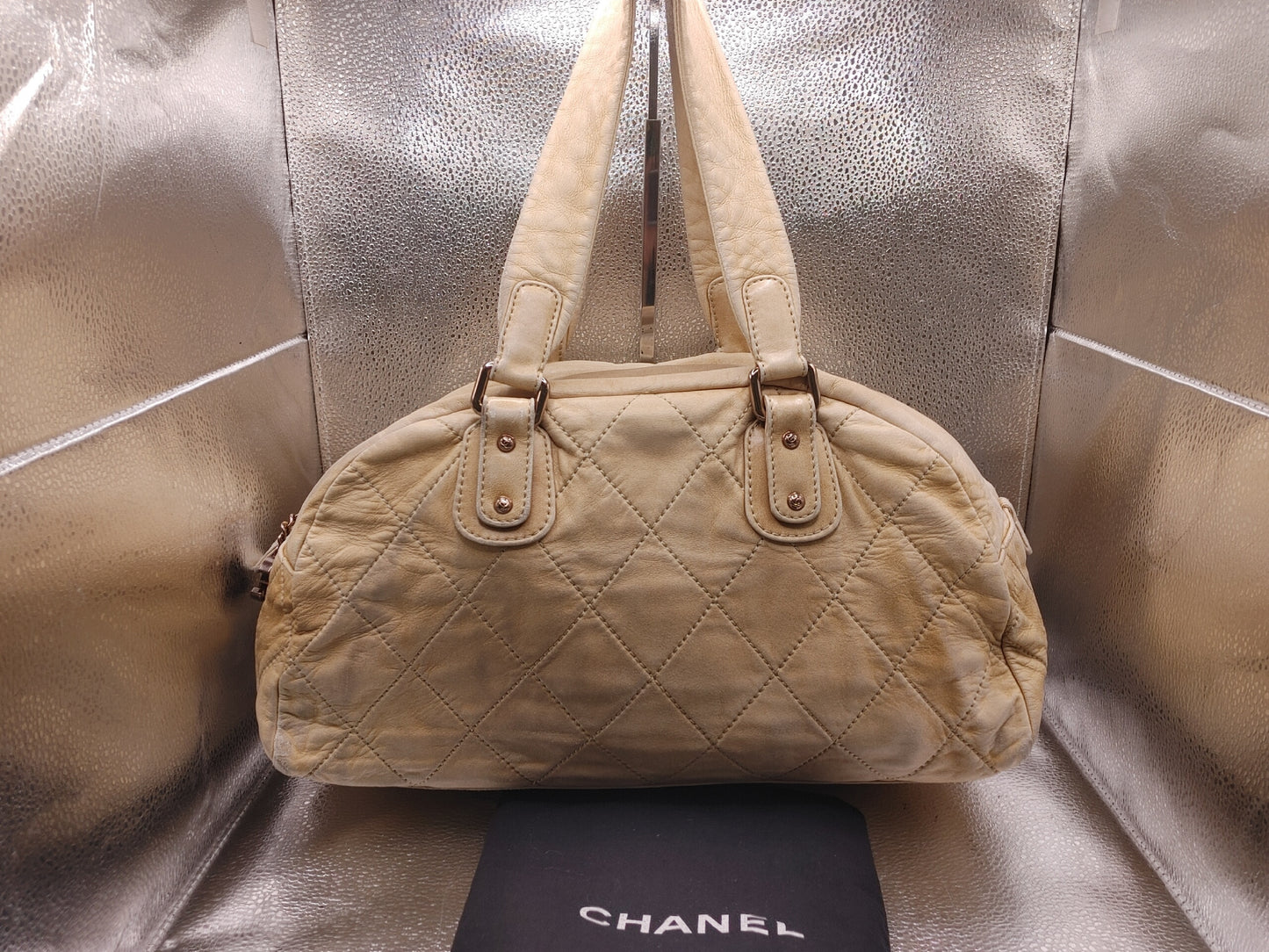 LOUIS VUITTON Matelasse Shoulder Bag with Seal, 10943015, Coco Charm, Storage Pouch, Beige Lambskin Shoulder Bag