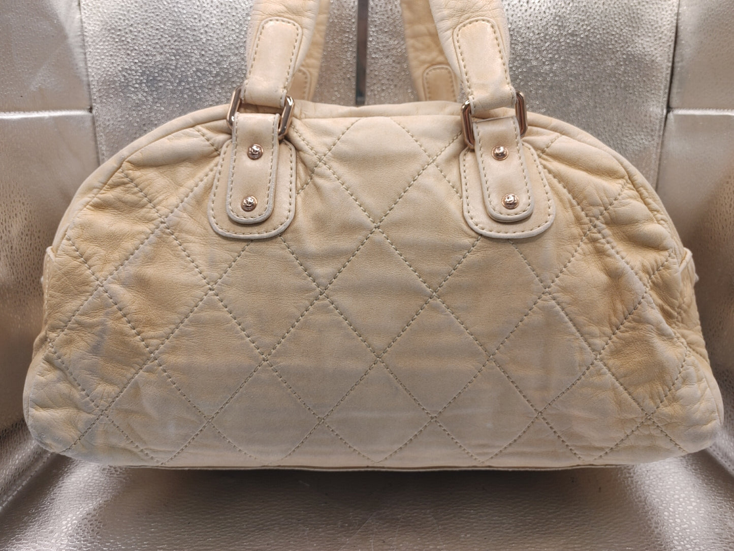 LOUIS VUITTON Matelasse Shoulder Bag with Seal, 10943015, Coco Charm, Storage Pouch, Beige Lambskin Shoulder Bag