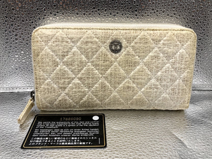 CHANEL Matelasse Round Zip Long Wallet with Sticker, Card Holder, Quilted Nylon Tweed, White, 17886090