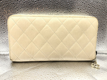 CHANEL 2.55 Matelasse Icon Zip-Around Long Wallet with Seal 20805731, Includes Warranty Card, Box, and Bag, White Lambskin Wallet