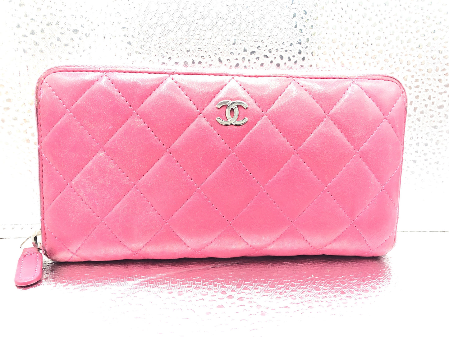 CHANEL Matelasse Round Zip Long Wallet with Sticker 19953645 Pink Lambskin Wallet