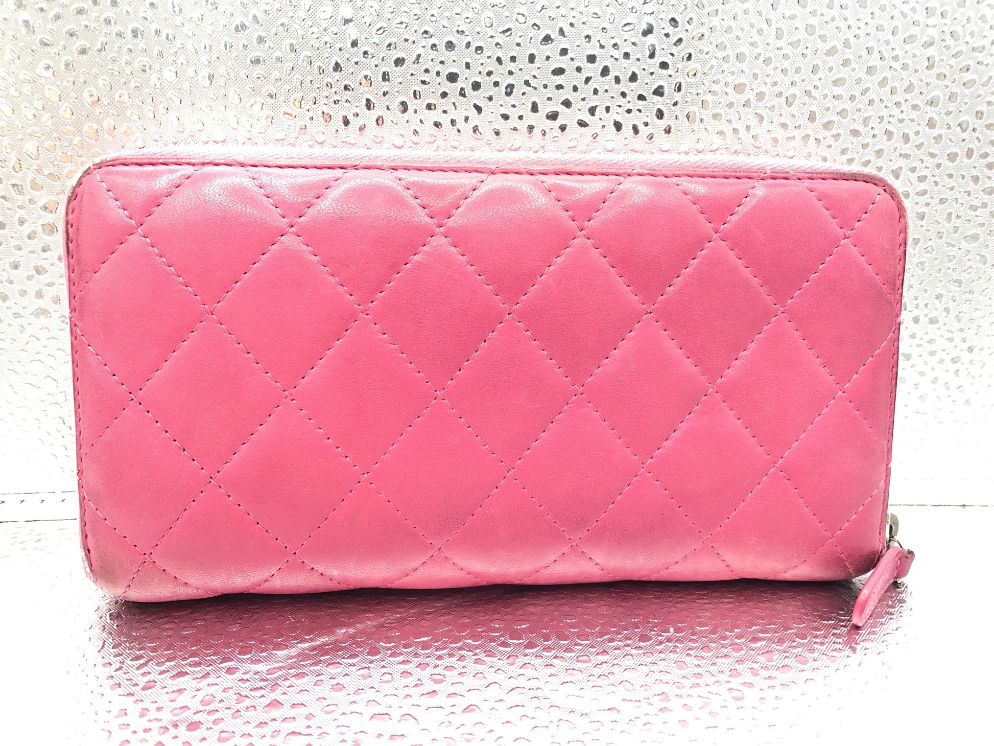 CHANEL Matelasse Round Zip Long Wallet with Sticker 19953645 Pink Lambskin Wallet