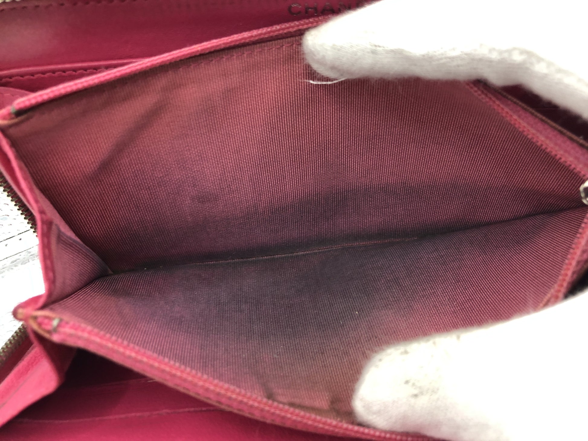 CHANEL Matelasse Round Zip Long Wallet with Sticker 19953645 Pink Lambskin Wallet