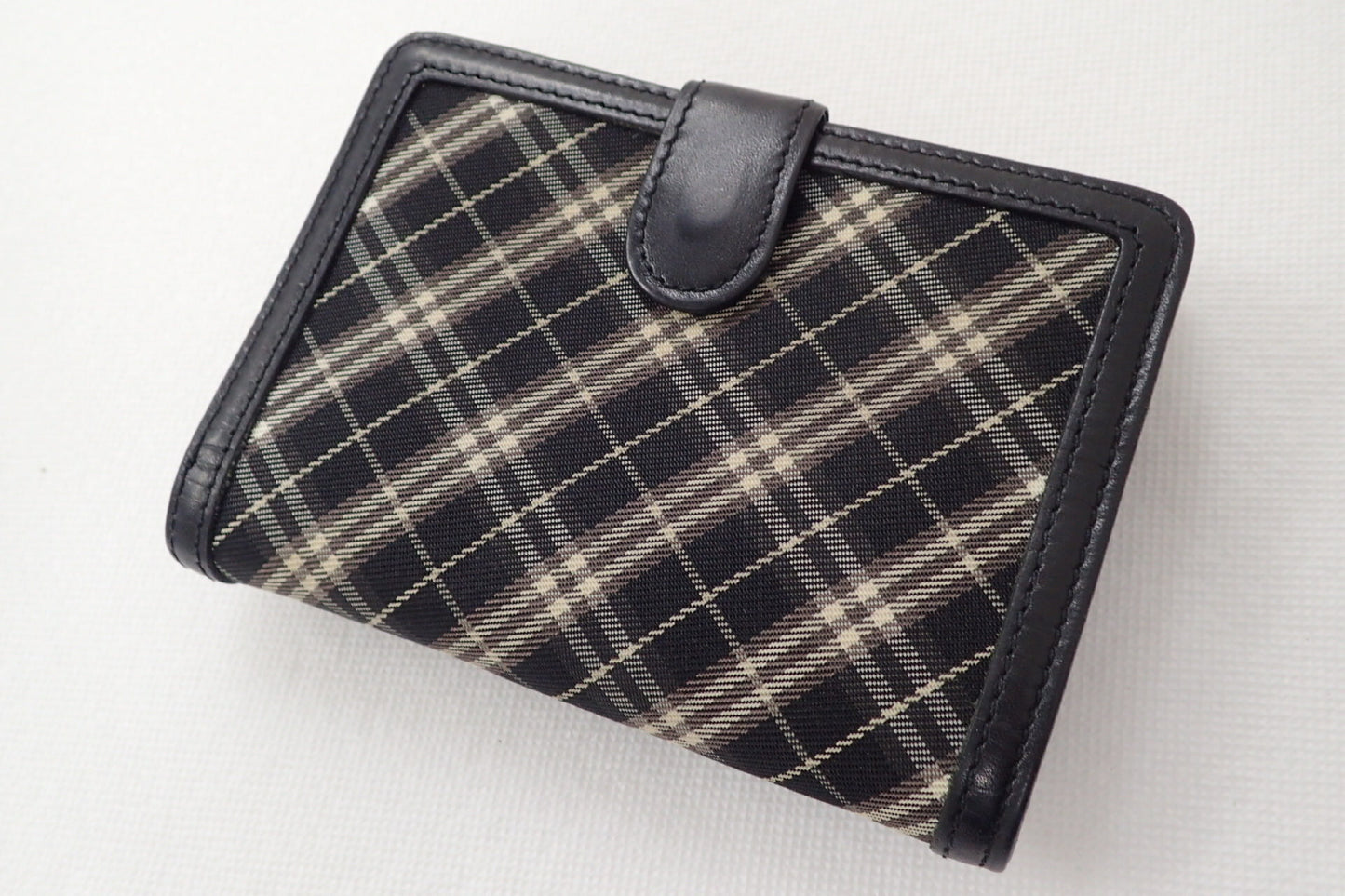 BURBERRY Blue Label Zippered Double Hook Wallet
