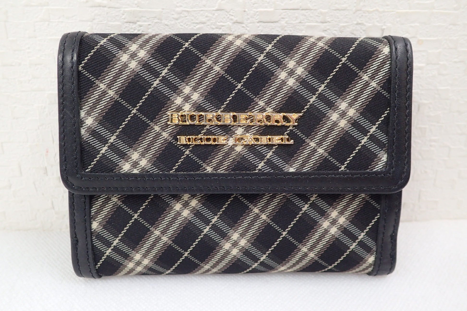 BURBERRY Blue Label Zippered Double Hook Wallet