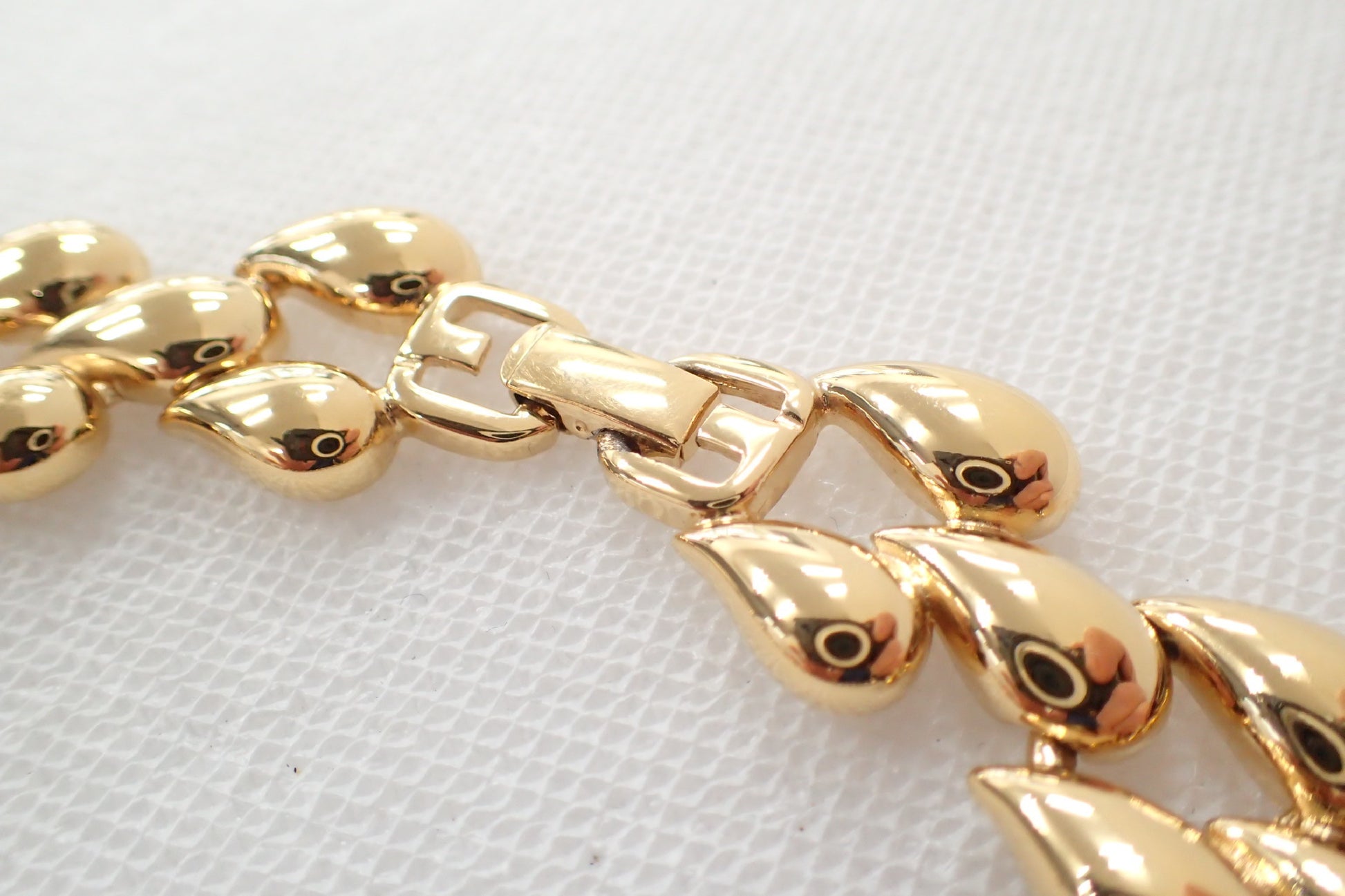 GIVENCHY Givenchy Gold Color Necklace