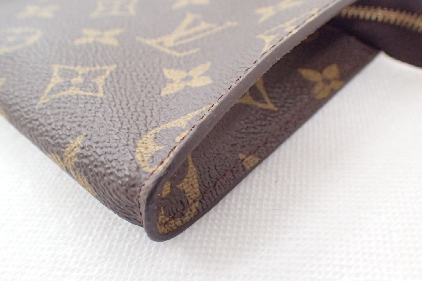 LOUIS VUITTON Monogram Bucket Pouch