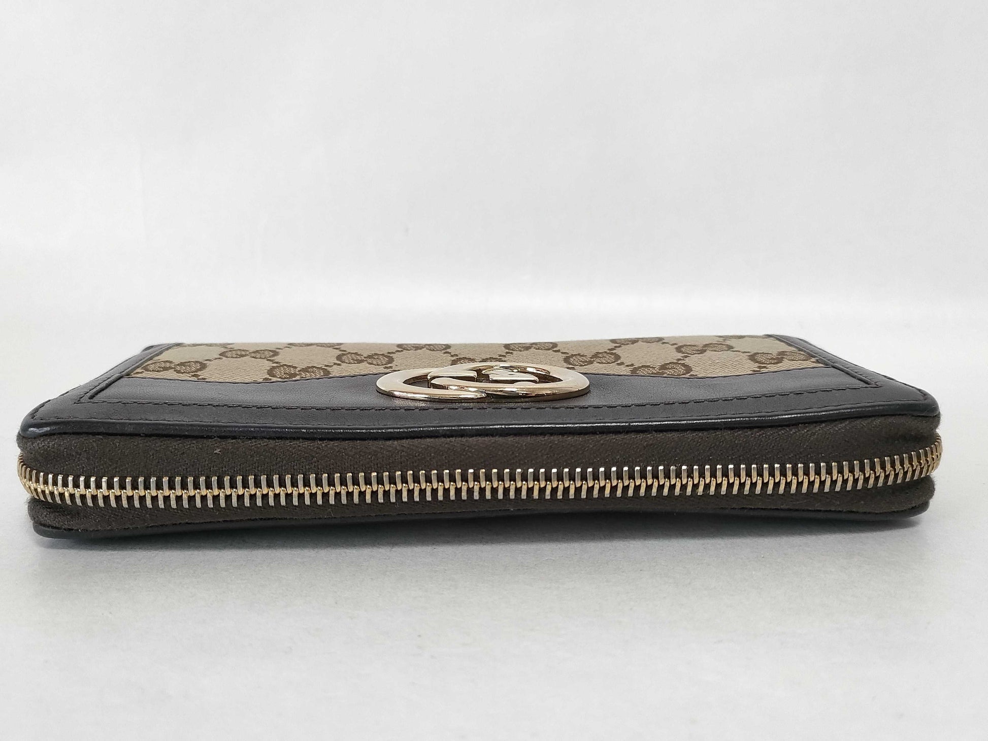 GUCCI GG Canvas Gucci Interlocking GG Round Zip Long Wallet