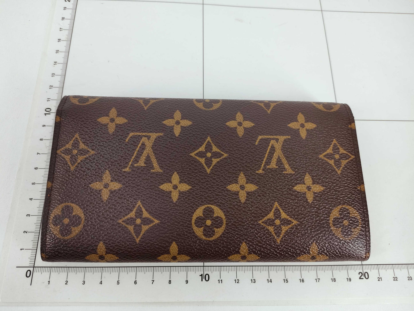 LOUIS VUITTON Monogram Portefeuille Sarah Monogram Wallet