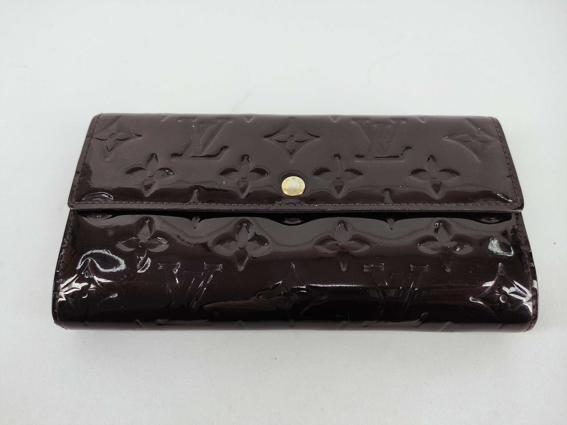 LOUIS VUITTON Vernis Portefeuille Sarah Vernis Amaranth Wallet
