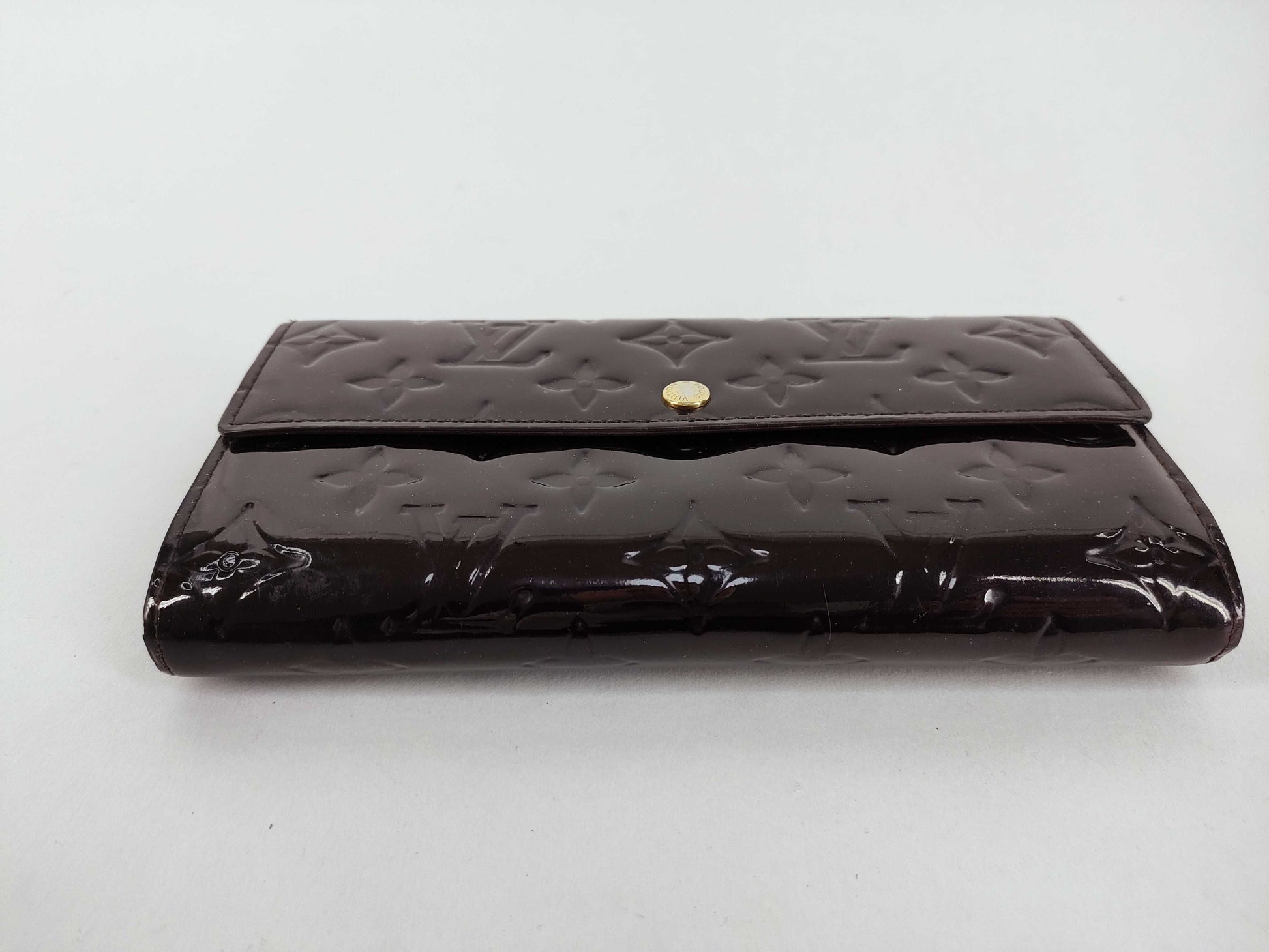 LOUIS VUITTON Vernis Portefeuille Sarah Vernis Amaranth Wallet