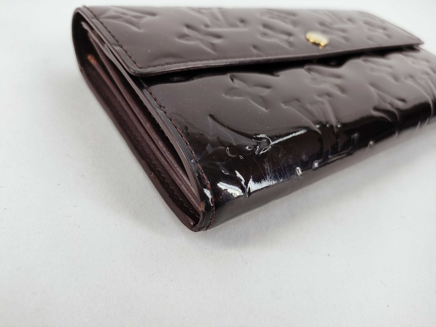 LOUIS VUITTON Vernis Portefeuille Sarah Vernis Amaranth Wallet