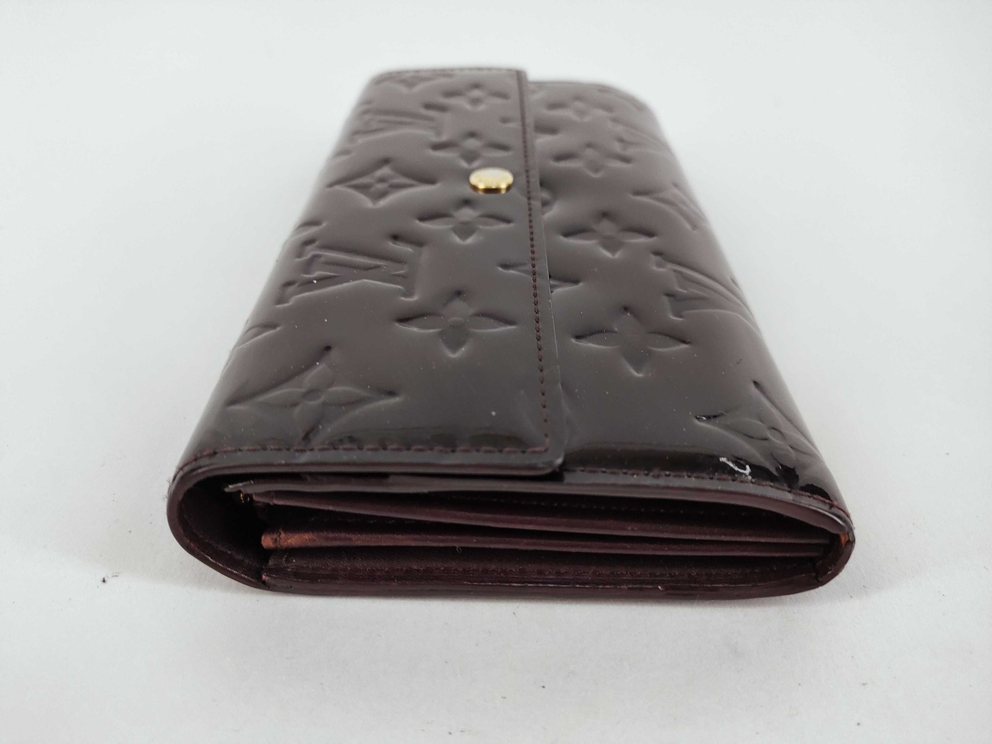 LOUIS VUITTON Vernis Portefeuille Sarah Vernis Amaranth Wallet