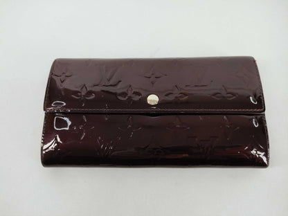 LOUIS VUITTON Vernis Portefeuille Sarah Vernis Amaranth Wallet