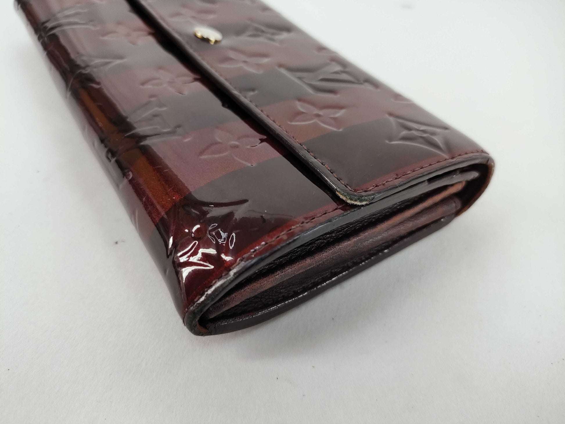 LOUIS VUITTON Vernis Sarah Portefeuille Vernis Amarantrailleur Wallet