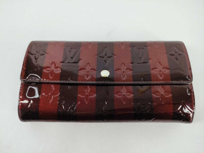 LOUIS VUITTON Vernis Sarah Portefeuille Vernis Amarantrailleur Wallet