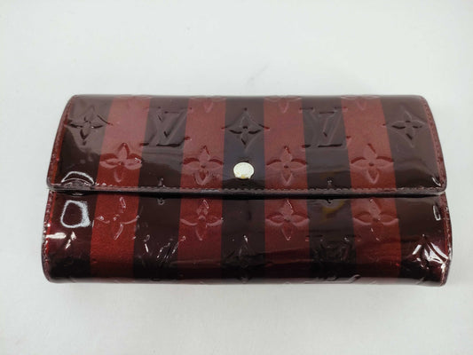 LOUIS VUITTON Vernis Sarah Portefeuille Vernis Amarantrailleur Wallet