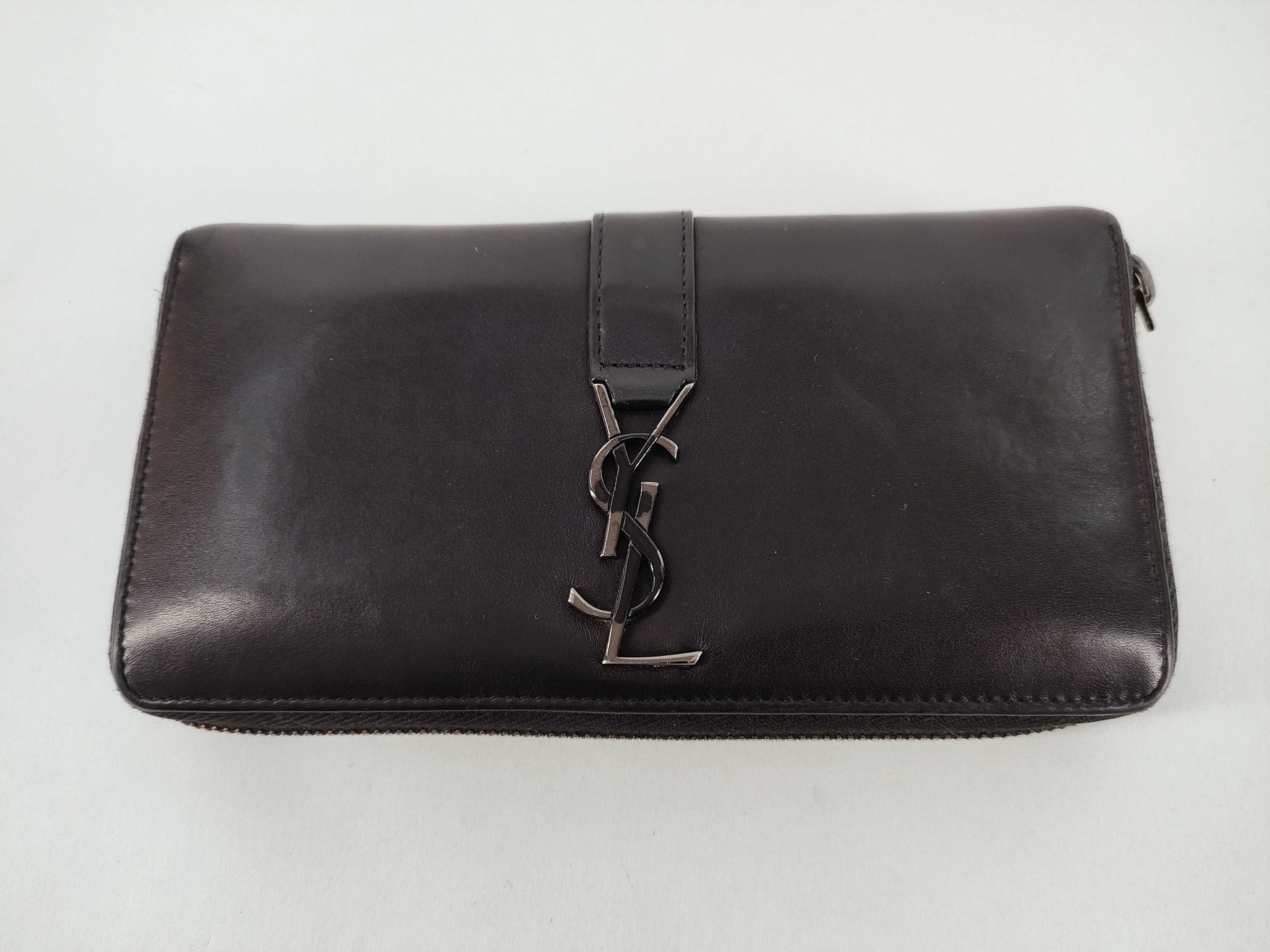 SAINT LAURENT Round Zip Long Wallet Leather Black Wallet