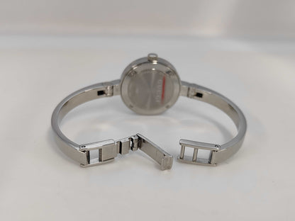 GUCCI 105/YA105510 10851125 Quartz Black Dial Women's Watch 