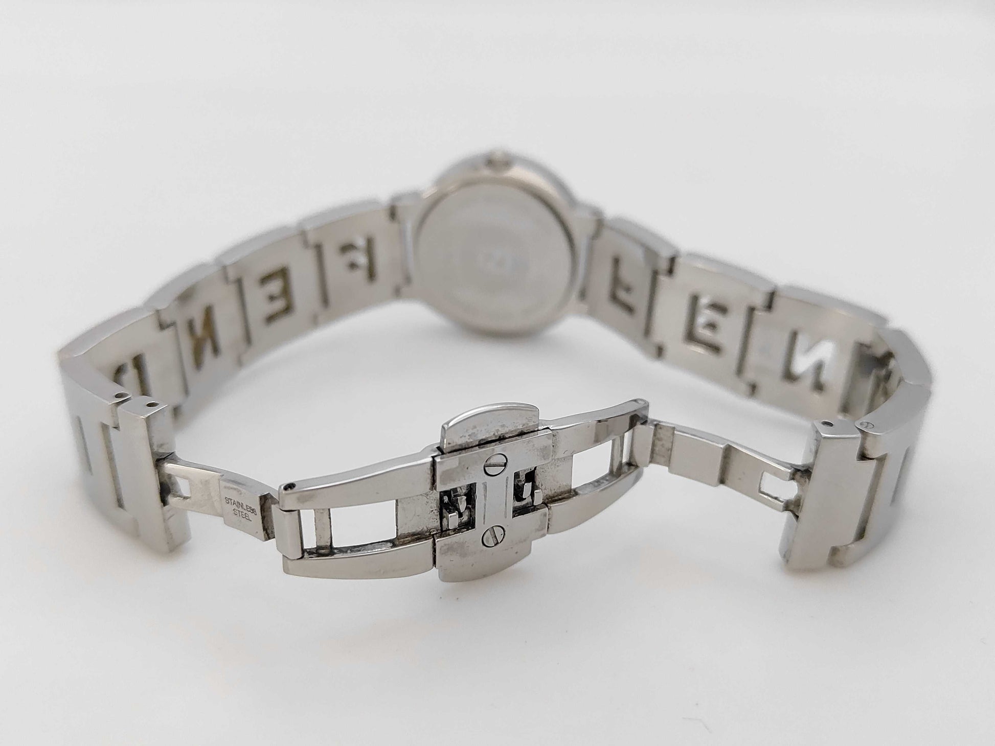 FENDI 3050L 002-956 Quartz Women's Watch