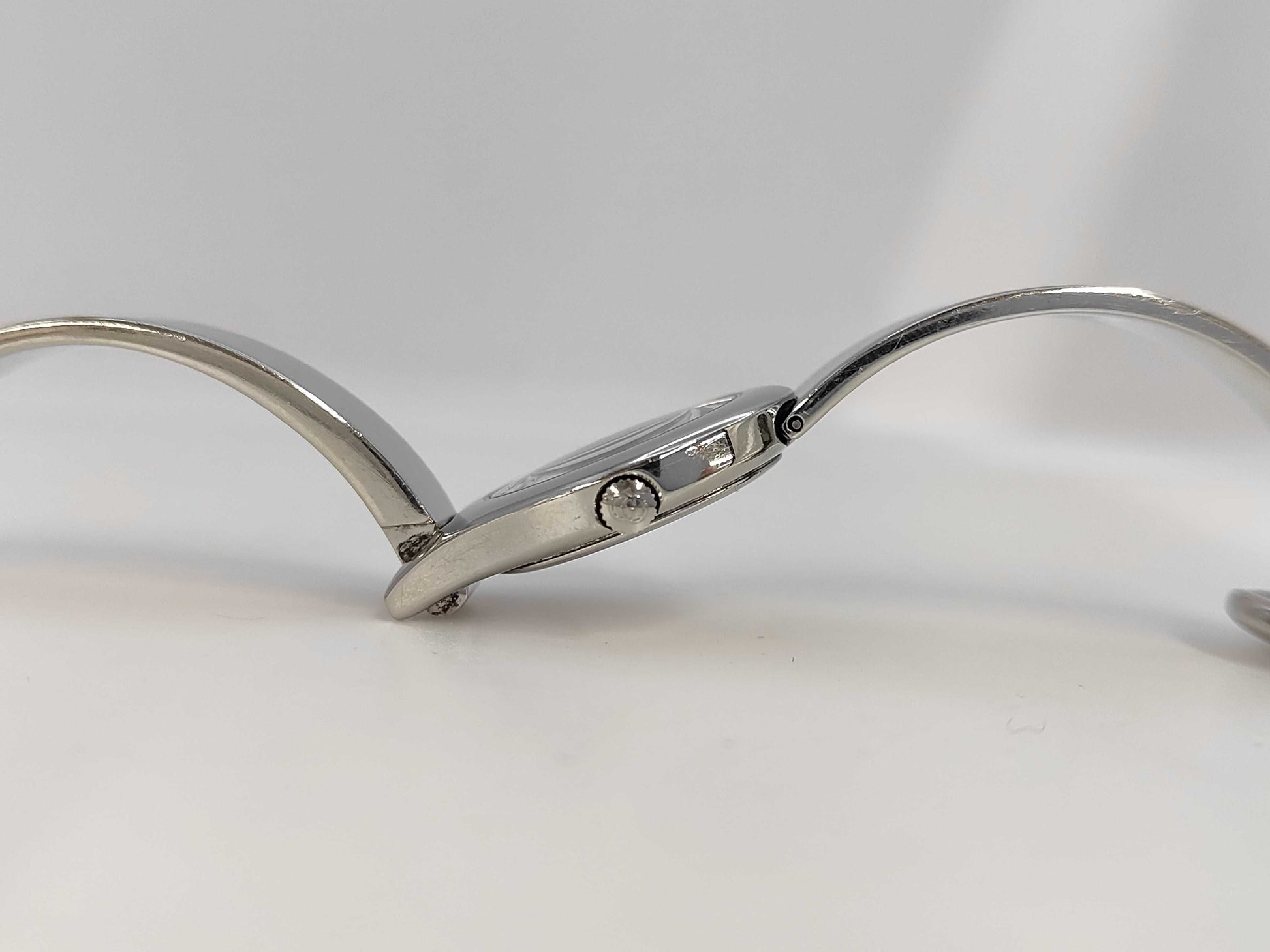 GUCCI 6700L 0043502 Quartz Black Dial Women's Watch