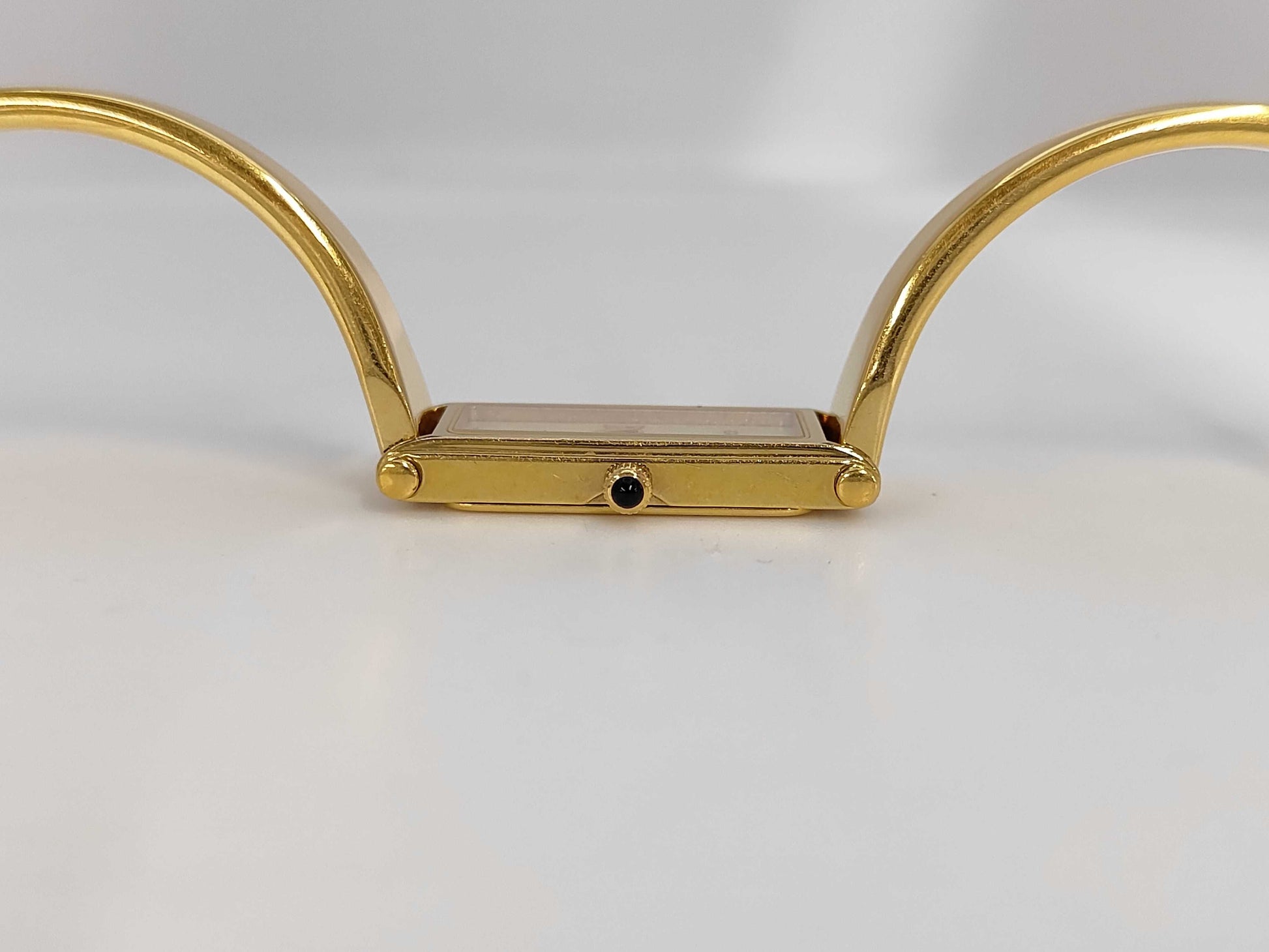 GUCCI 1500 0346233 Quartz Shell Dial Women's Watch