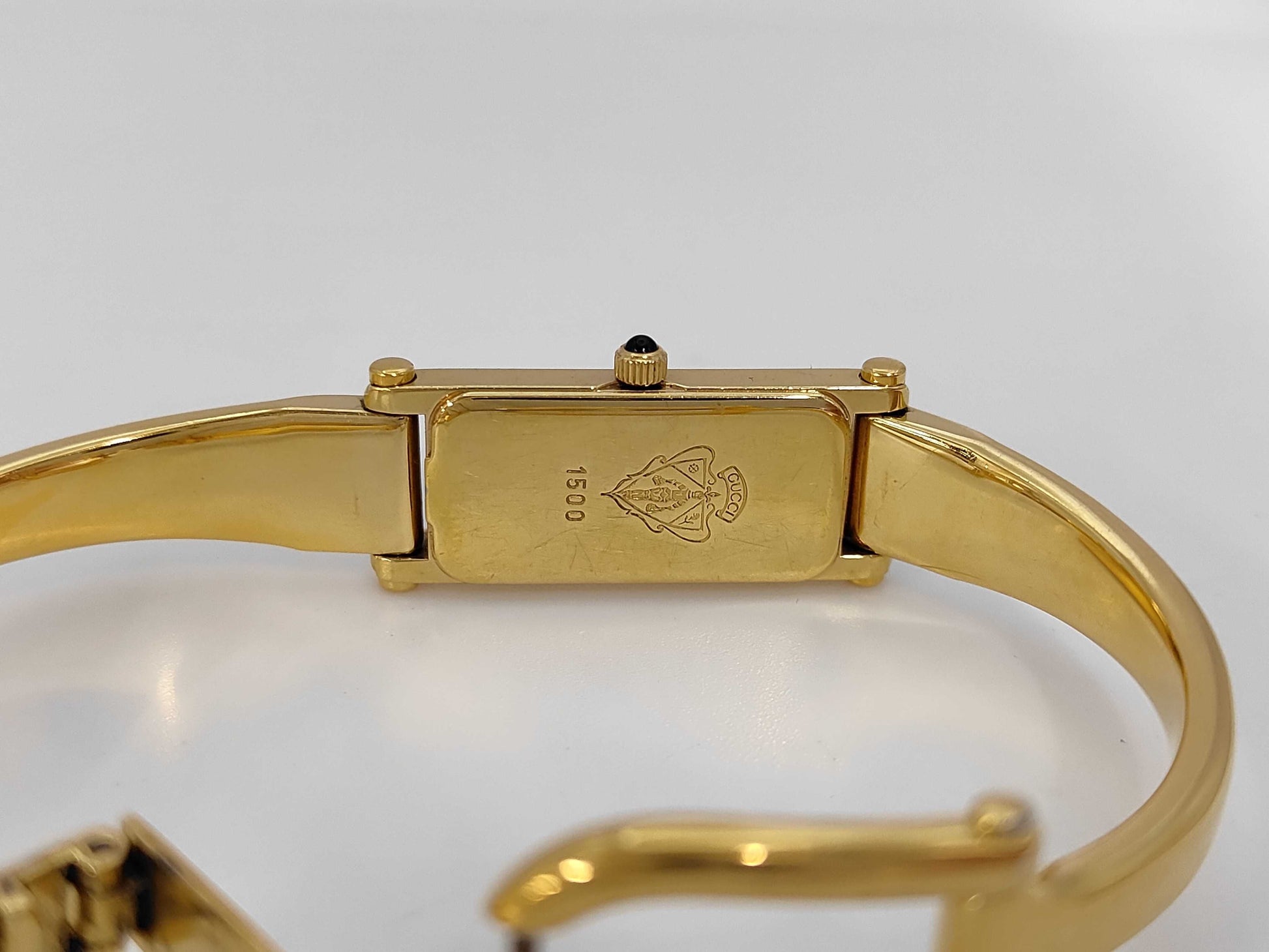 GUCCI 1500 0346233 Quartz Shell Dial Women's Watch