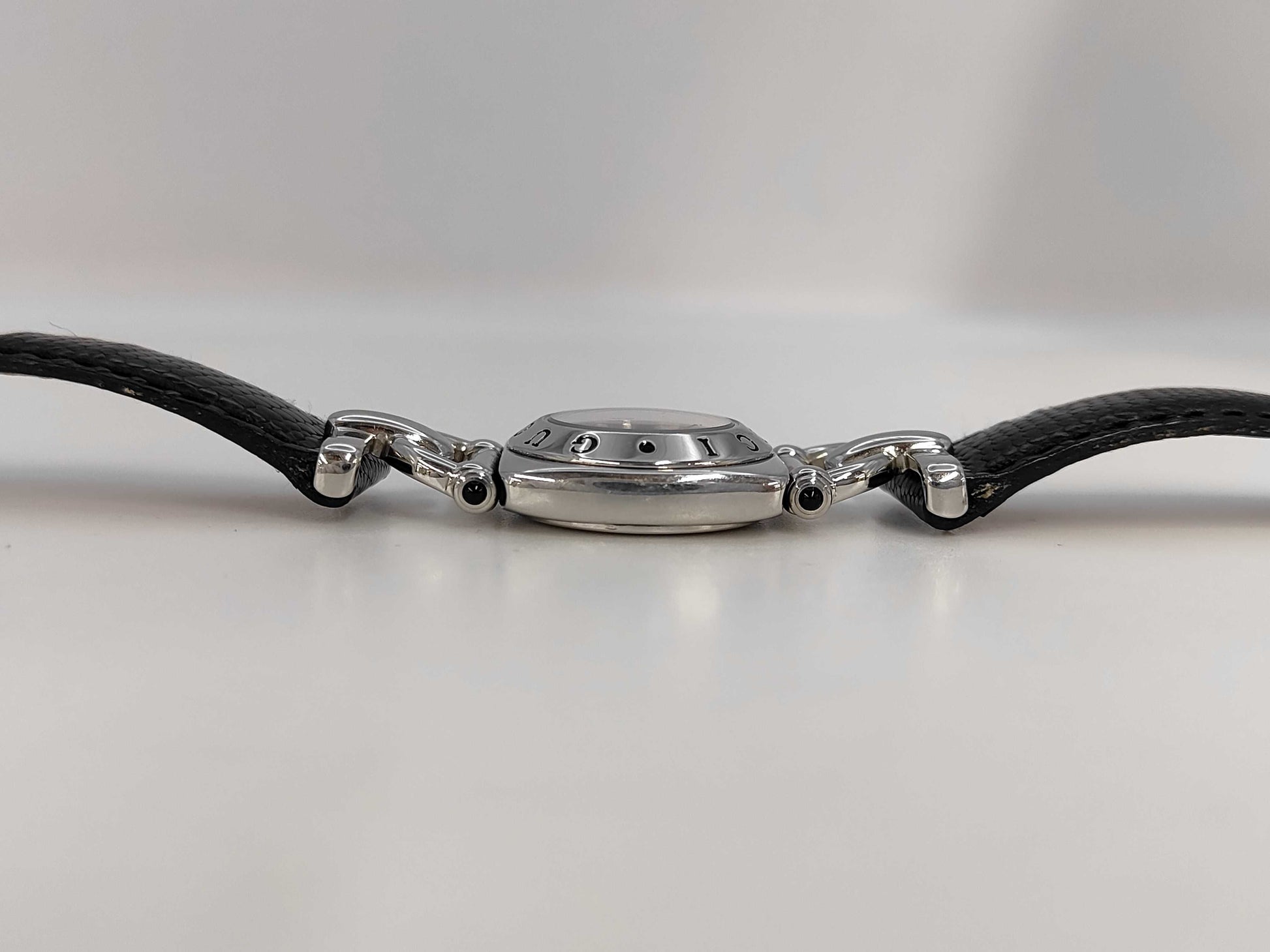 GUCCI 6300L 0134446 Quartz Black Dial Women's Watch