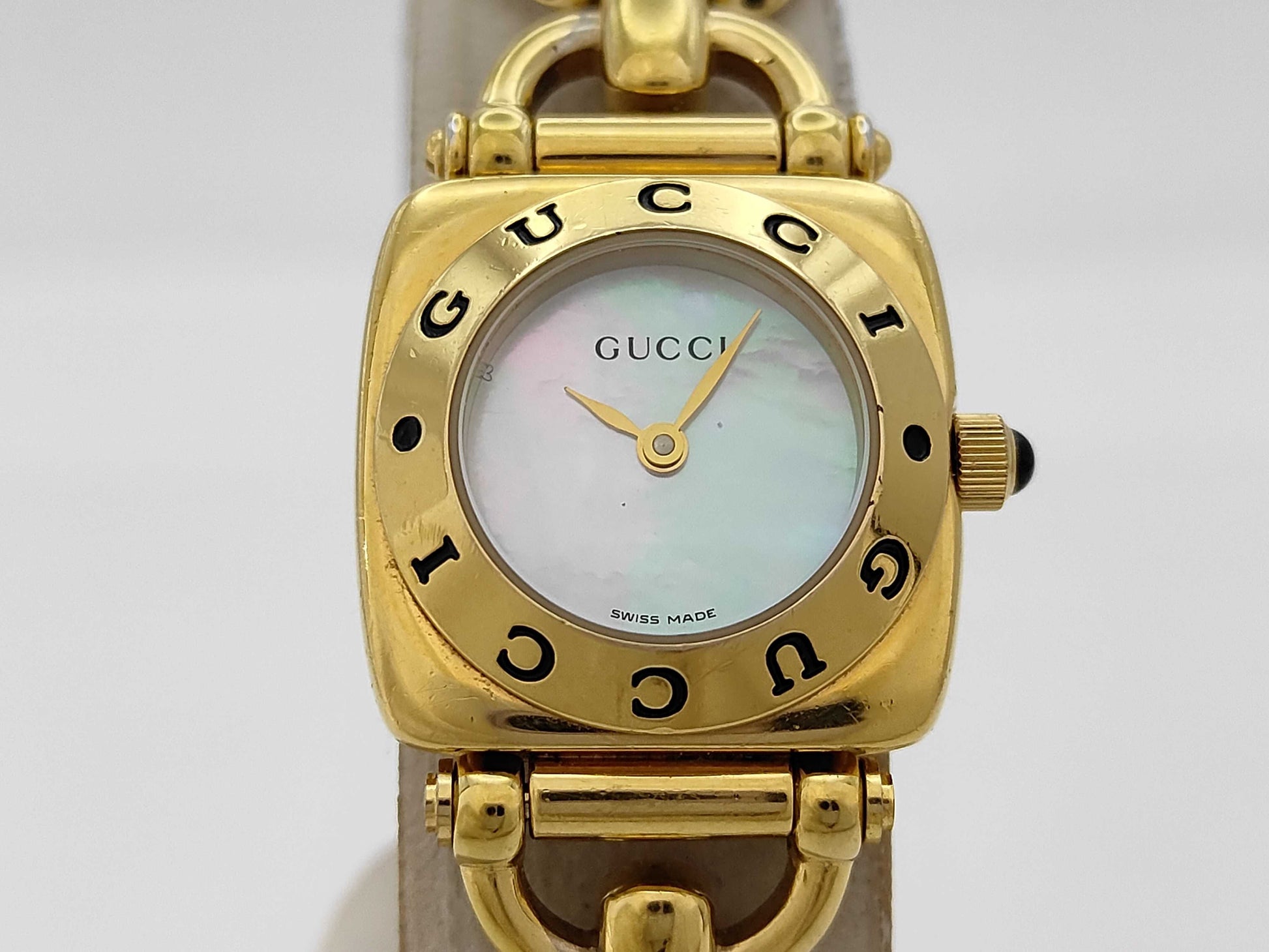 GUCCI 6400L 0107250 Quartz Shell Dial Women's Watch