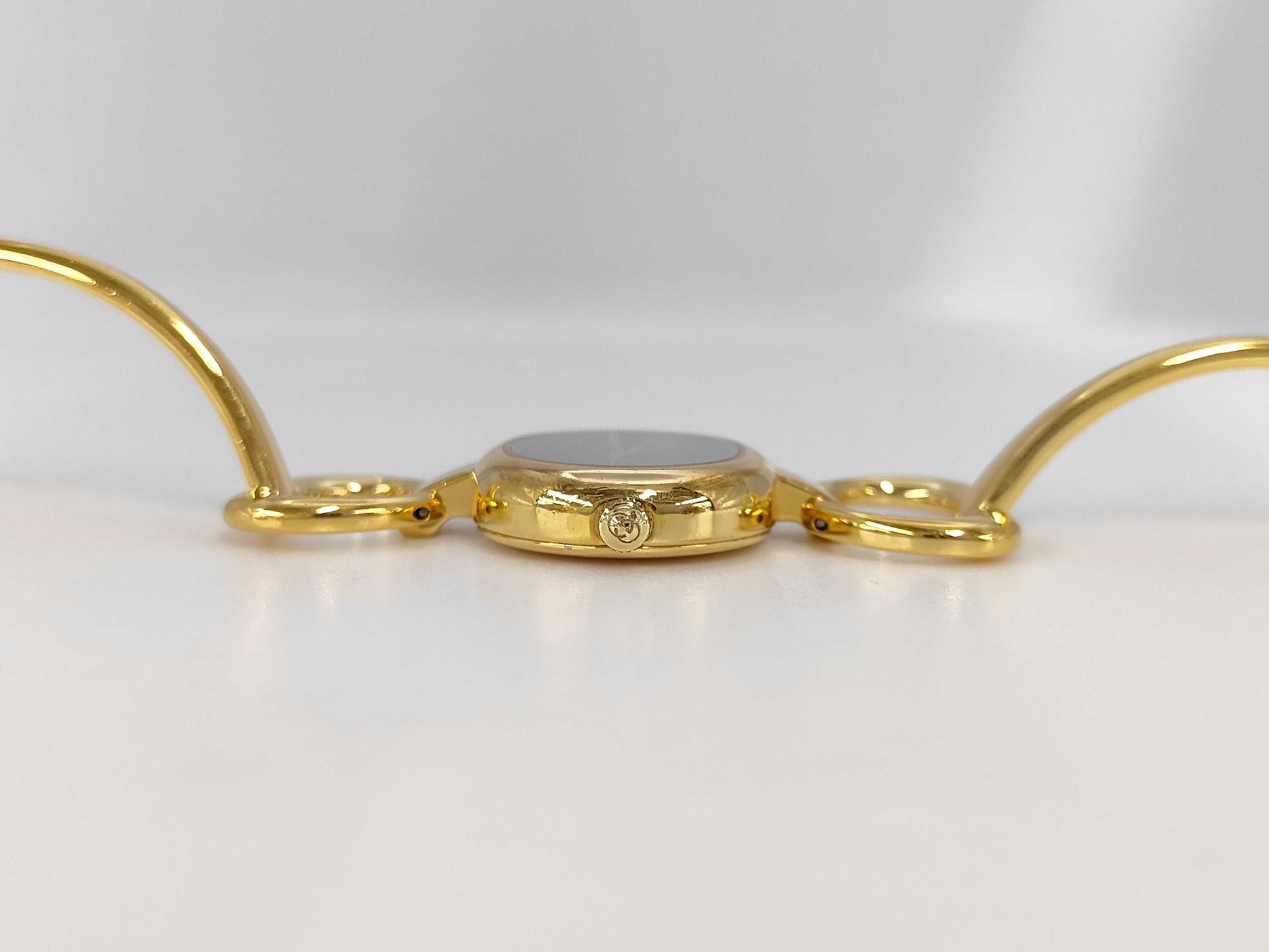 GUCCI 1600 0023525 Quartz Black Dial Women's Watch