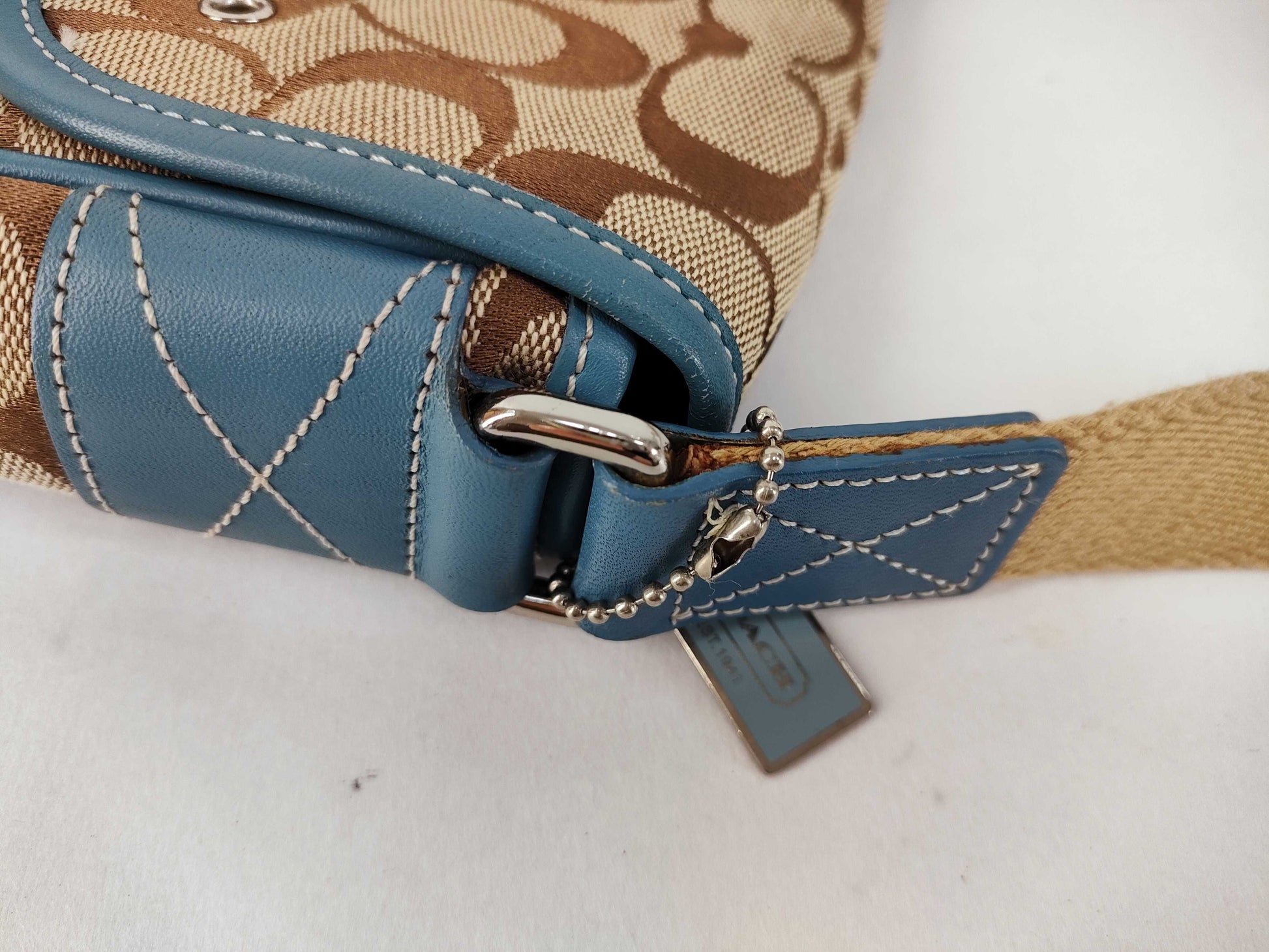 COACH Signature Coach Shoulder Bag Signature Pocket Shoulder Bag