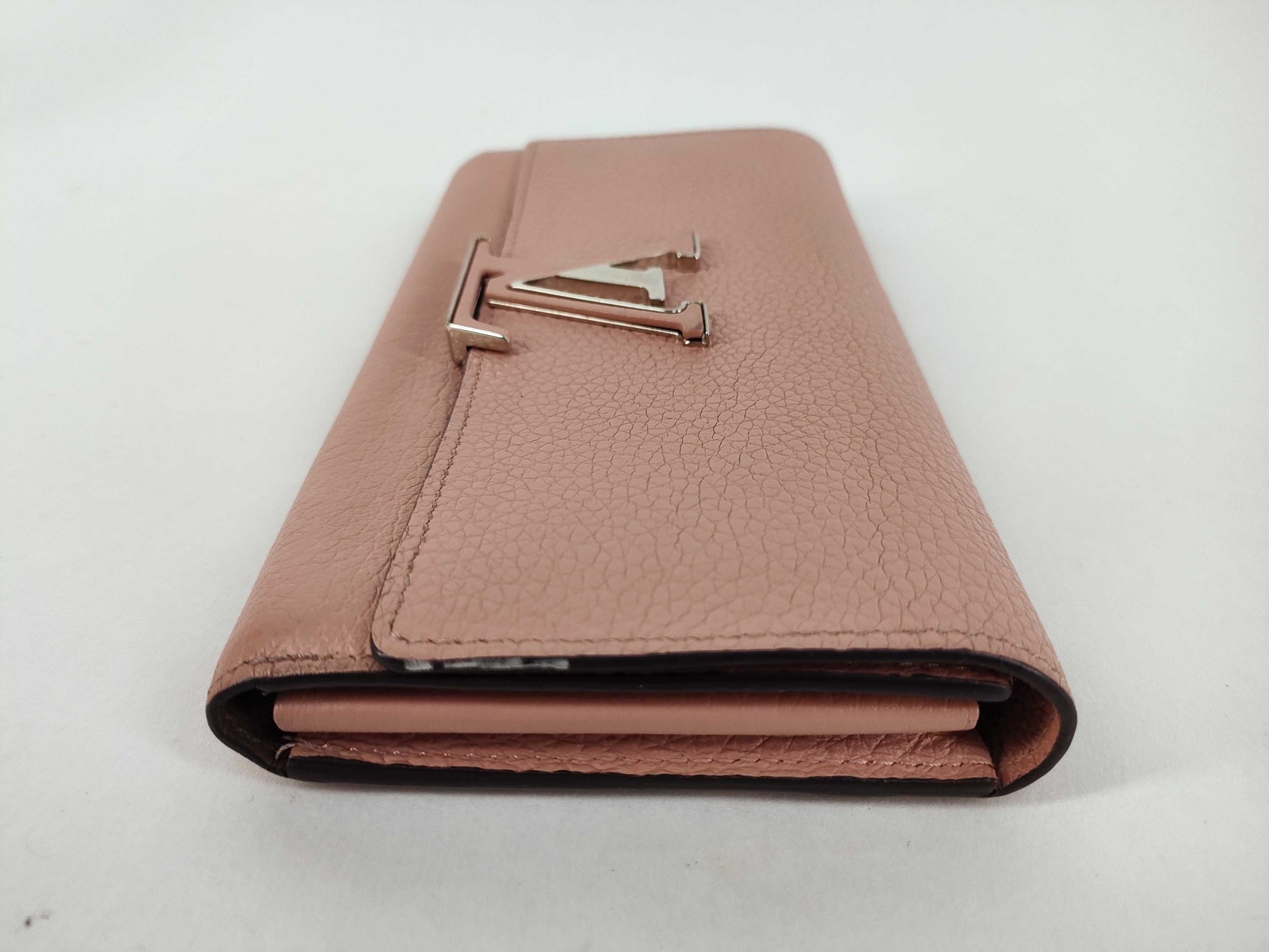 LOUIS VUITTON Portefeuille Capucines Magnolia M61250 I1159 Wallet