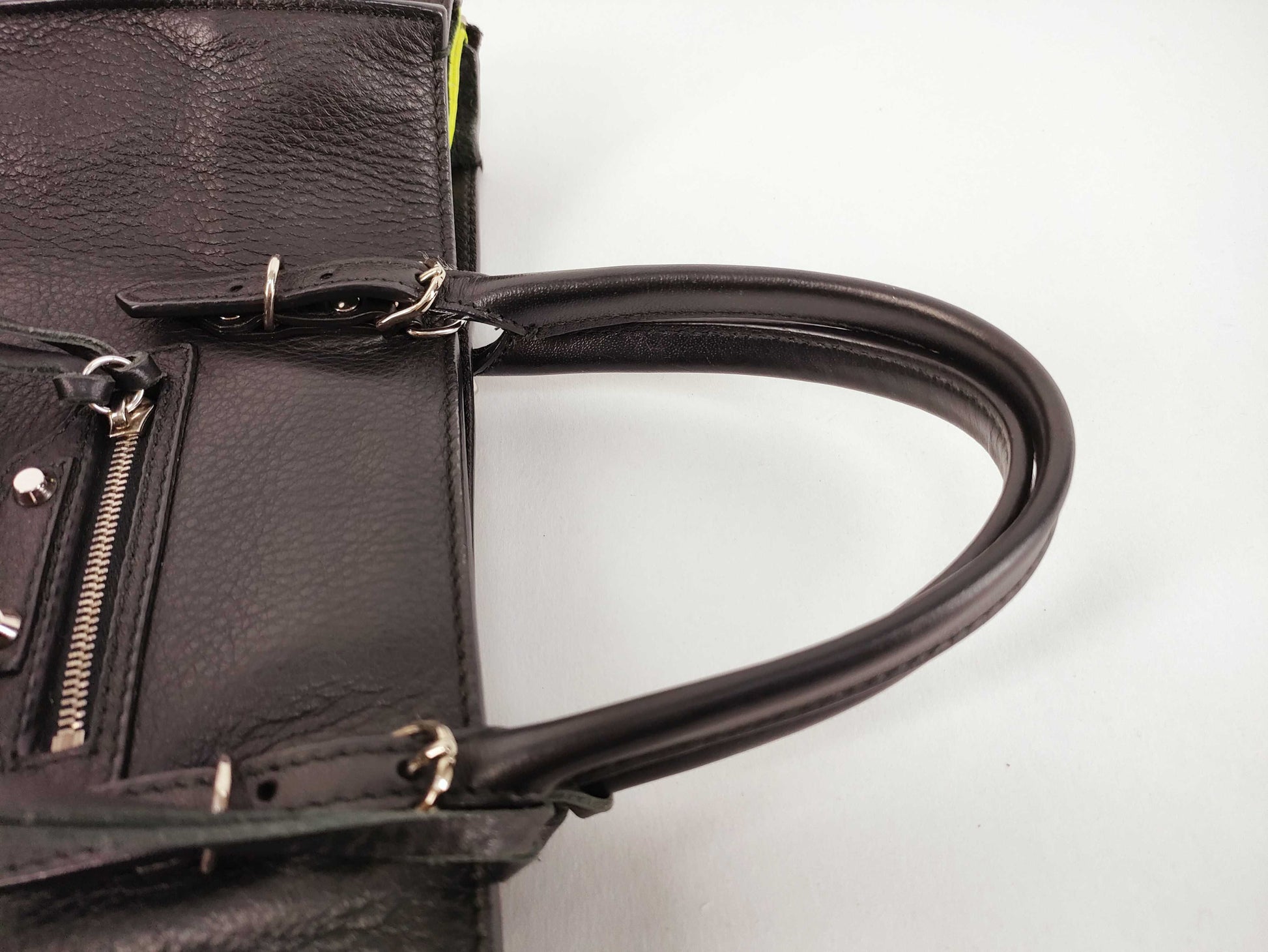 BALENCIAGA BALENCIAGA PAPIER A6 ZIP AROUND Handbag