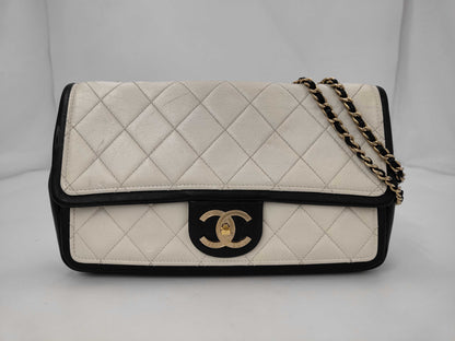 CHANEL Matelasse Chain Shoulder Bag, Leather, G Hardware, 19th Series, 8-digit Number