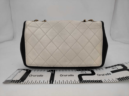 CHANEL Matelasse Chain Shoulder Bag, Leather, G Hardware, 19th Series, 8-digit Number